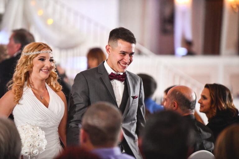 Wedding Suits: Expert Shopping Tips For Grooms