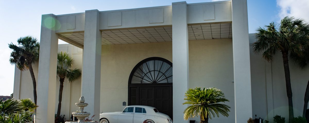 Four Columns Wedding Venues in new Orleans entrance